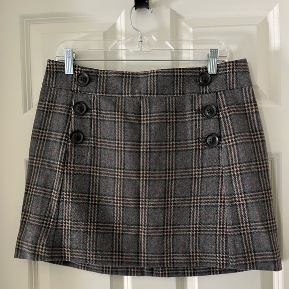 Women’s Gap plaid/tweed mini skirt-gray front button detail size 8 academia wool - Picture 1 of 7